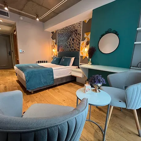 Royal Galata 3*