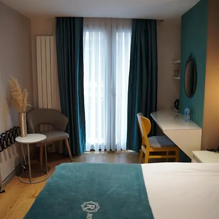 Royal Galata Szálloda 3*