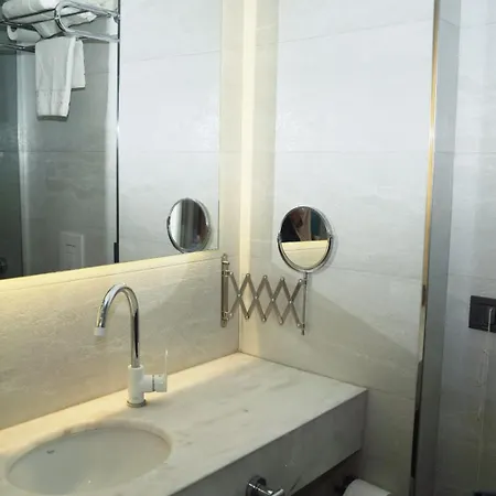 Royal Galata 3*