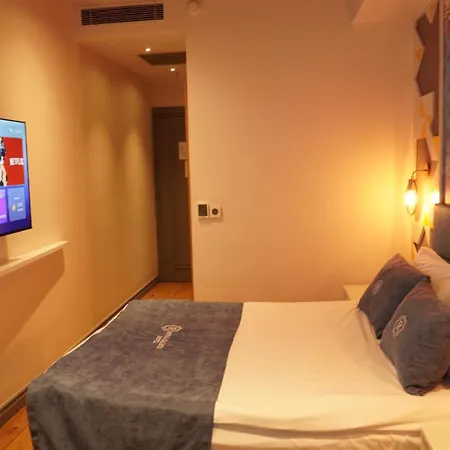 Royal Galata 3*
