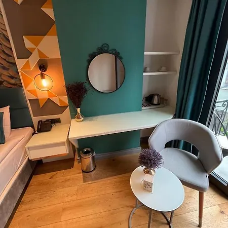 Royal Galata מלון 3*