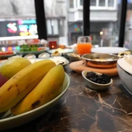 Royal Galata מלון 3*